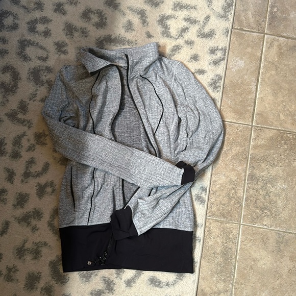 lululemon athletica Sweaters - Lululemon size 8 zip up tunic sweater